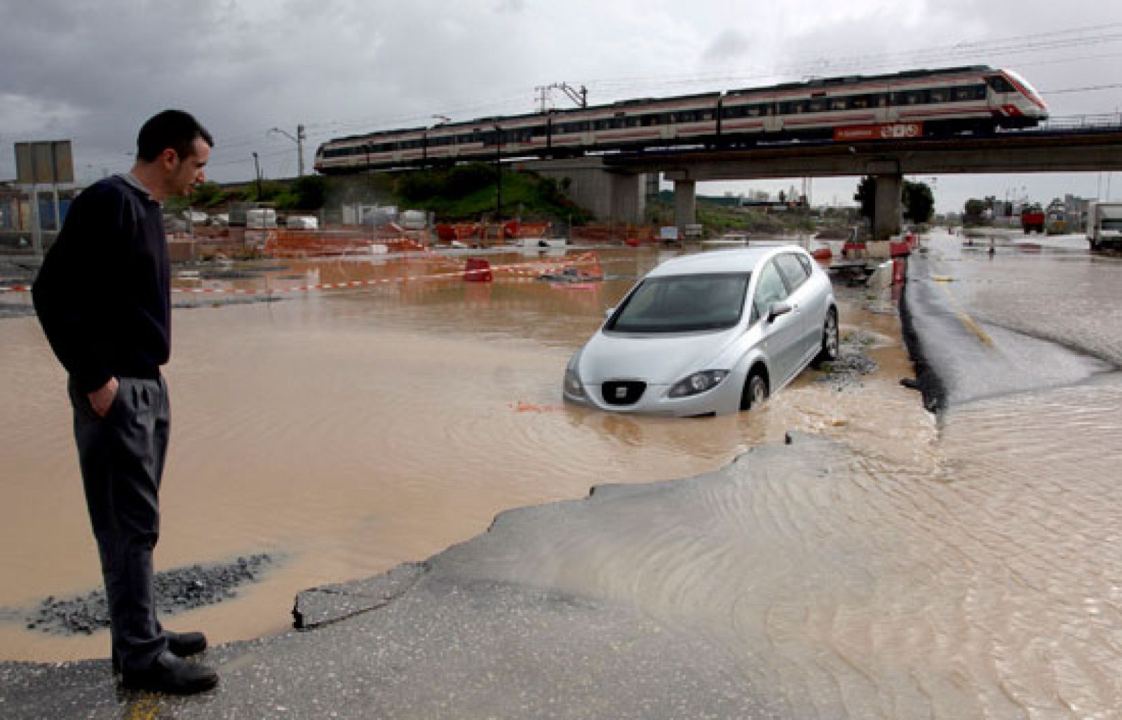 Telediario 2 en cuatro minutos - 16/02/10 | Ver
