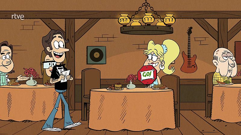 L is for Love - Una casa de locos en inglés | Watch