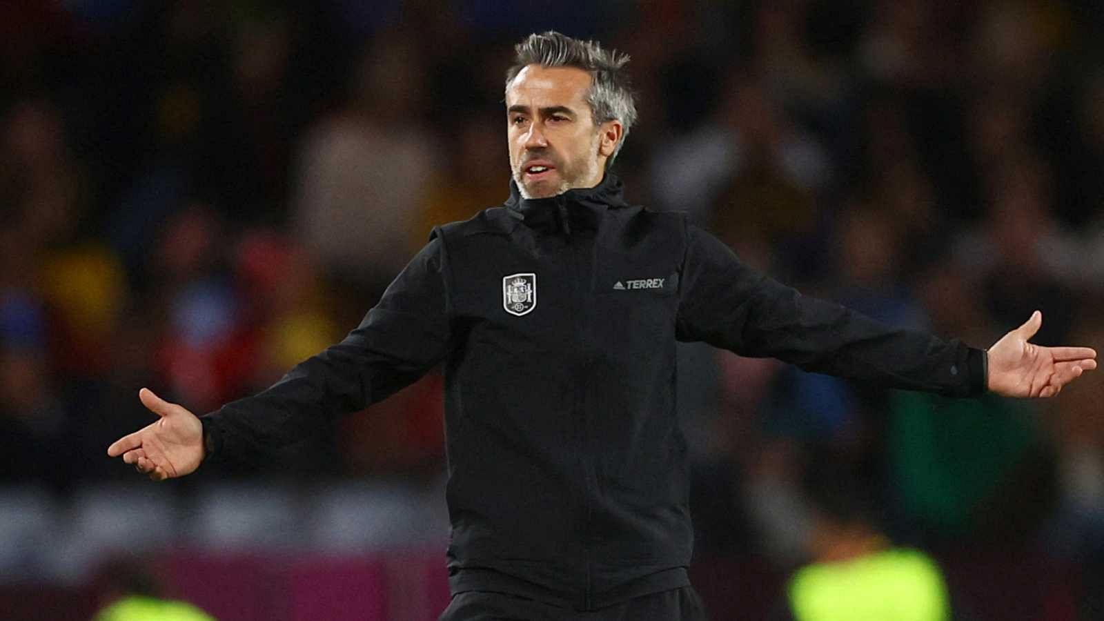 Jorge Vilda: "Es complicado ser el único que no se levanta y no aplaudir" - ver ahora