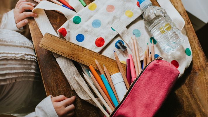 Telediario 1 - Vuelta a las aulas en Madrid y Cataluña