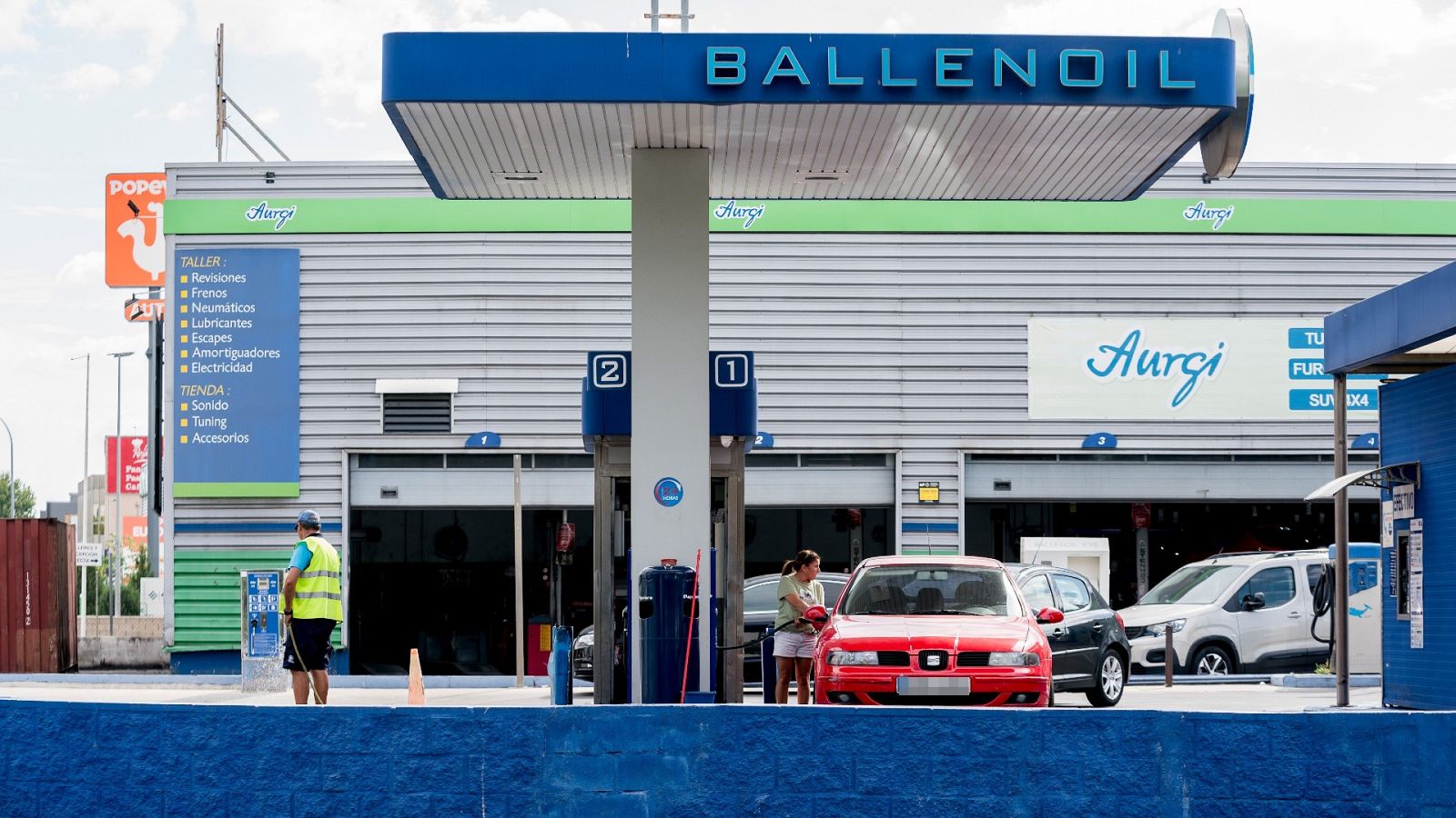 El precio de la gasolina y el diésel puede varias en función de la estación de repostaje donde se pare, pero ¿por qué sucede esto?