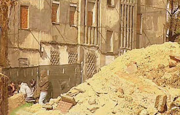 España Directo - Vivo en un bloque tapiado