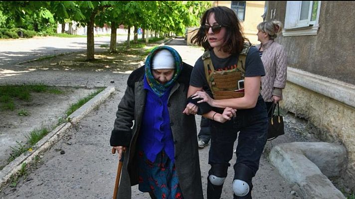 Telediario Fin de Semana - Una cooperante española de la ONG Road to Relief muere en un ataque en Ucrania