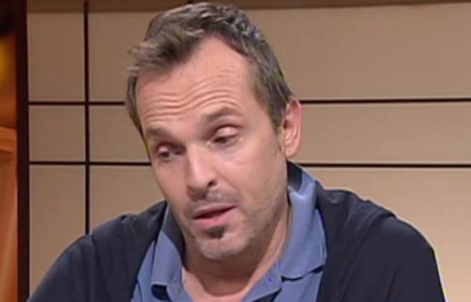 Baltasar Magro entrevista a Miguel Bosé en el programa 'De cerca' (2005). - Programas y Concursos en el Archivo de RTVE | Ver