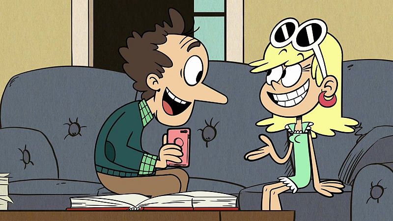 Anti Social - Una casa de locos en inglés | Watch