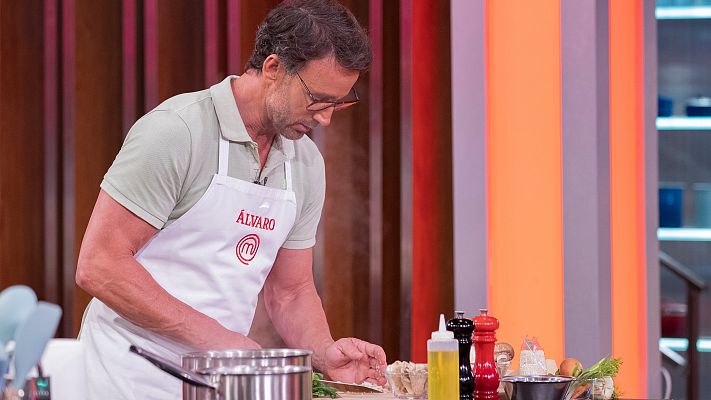 MasterChef Celebrity - Álvaro Escassi tiene tatuado un pulpo en una parte muy íntima