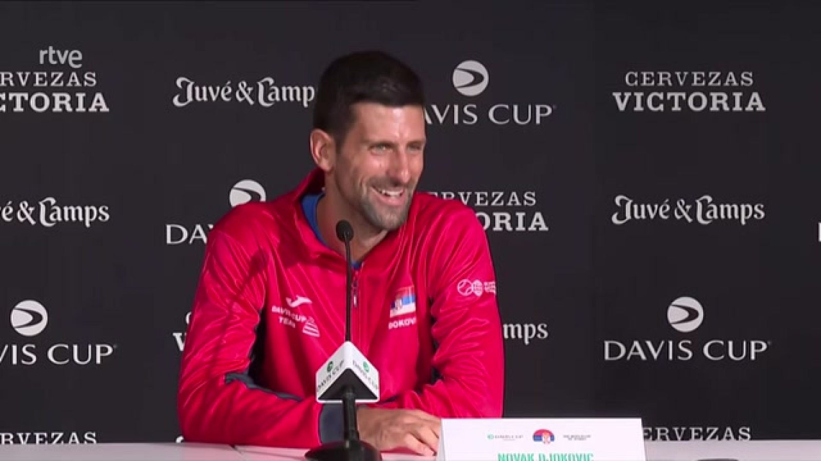 Novak Djokovic amplía vocabulario en castellano: "Echar de menos" | Ver