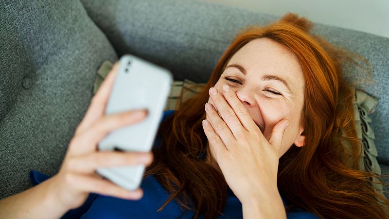 La inteligencia artificial aplicada al doblaje de voces arrasa en redes sociales | Ver