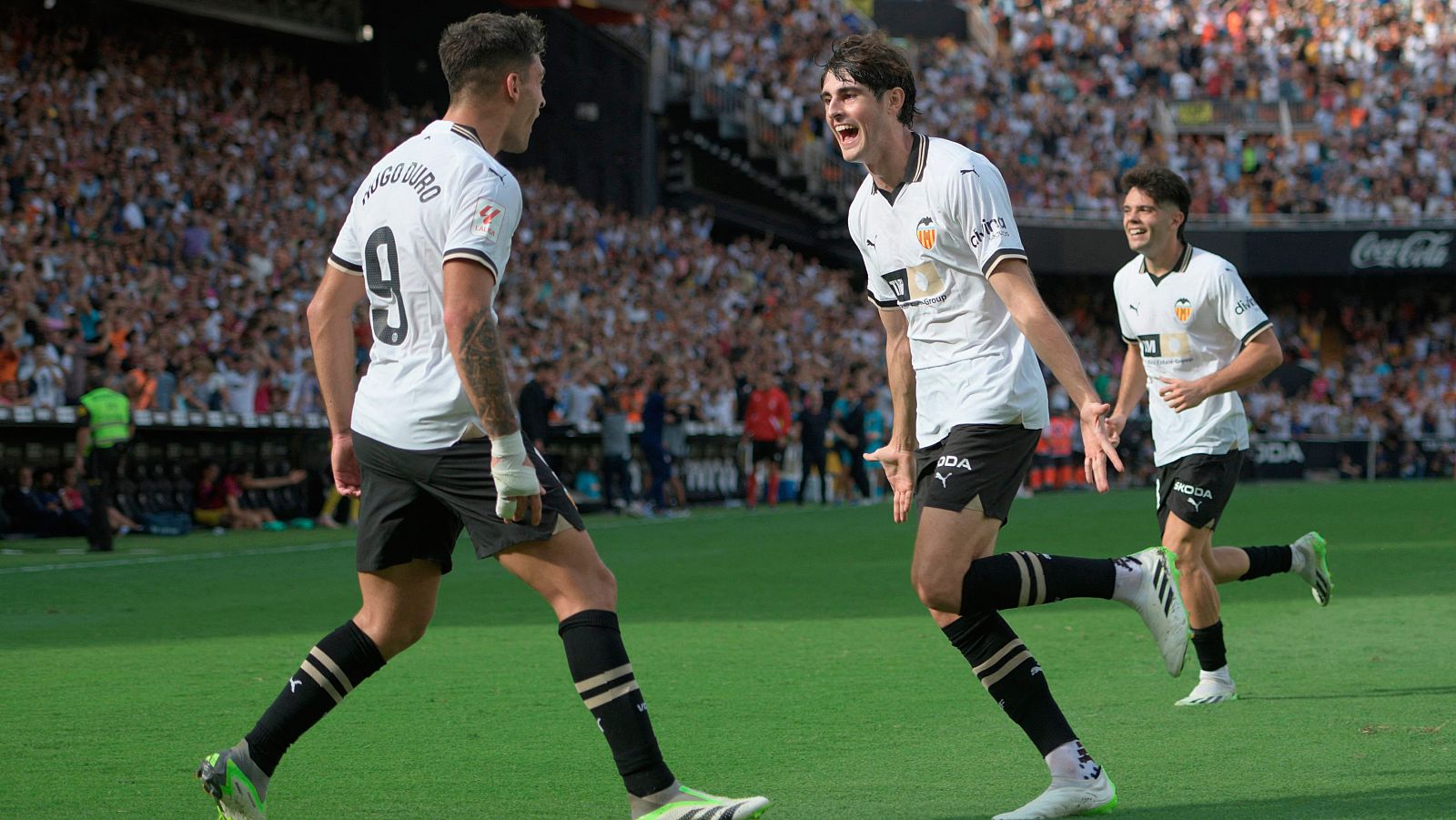 No te pierdas el resumen del partido Valencia 3-0 Atlético de Madrid  correspondiente a la 5ª jornada de la Liga EA Sports (Primera División), en RTVE Play.