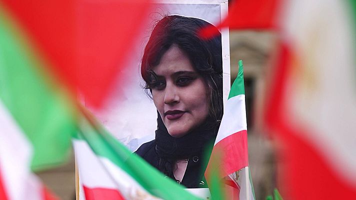 Telediario Fin de Semana - Manifestaciones por el primer aniversario de la muerte de Mahsa Amini en Irán