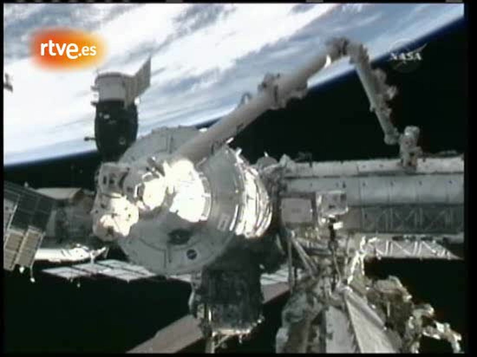 Instalación del módulo "Tranquilidad" en la Estación Espacial - Ciencia y tecnología en Rtve.es | Ver