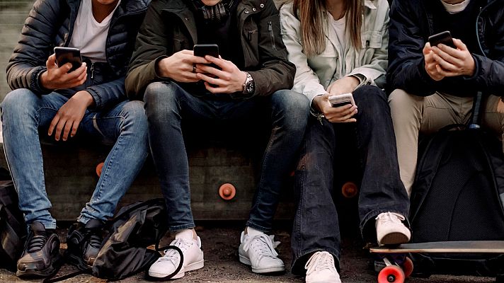 La hora de La 1 - Un experto en IA incide en la educación para evitar difundir imágenes falsas