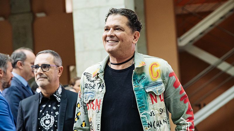 Carlos Vives celebra sus 30 años en el mundo de la música con una gran gira y un nuevo tema | Ver