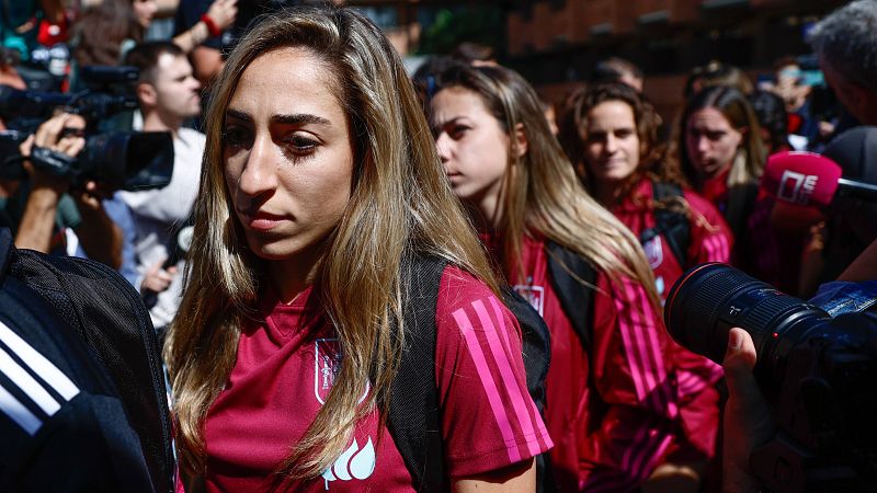 La selección femenina pone rumbo a Oliva - Informativo 24h | Ver