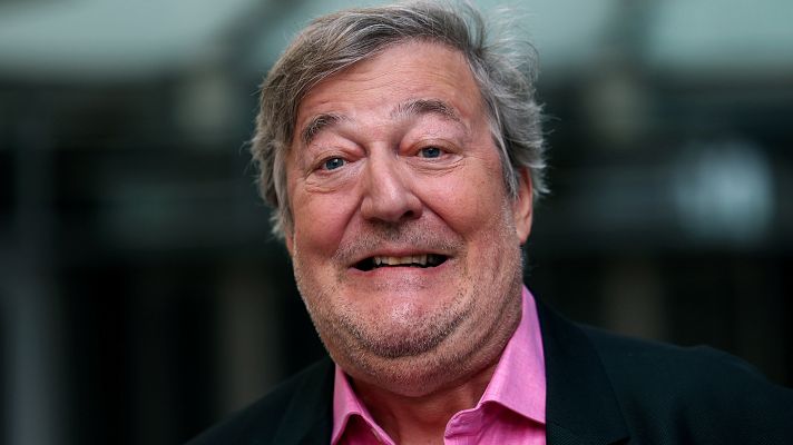 Telediario 1 - Stephen Fry denuncia que una IA robó su voz de un audiolibro de Harry Potter para narrar un documental