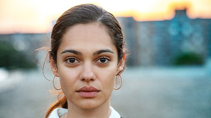 Cine Club Play - Contra