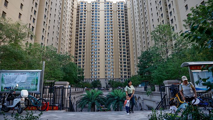 Telediario 1 - El estallido de la burbuja inmobiliaria en China lleva al abismo a miles de familias