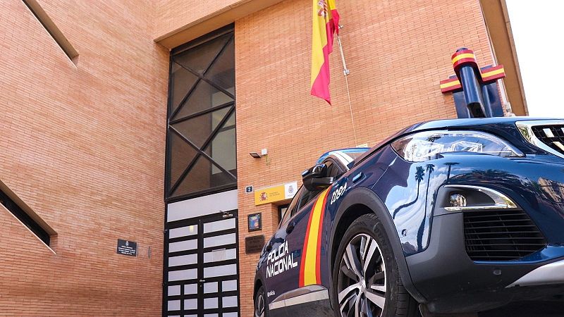 La policía identifica a 10 menores en Almendralejo como autores de las fotografías falsas de menores desnudas