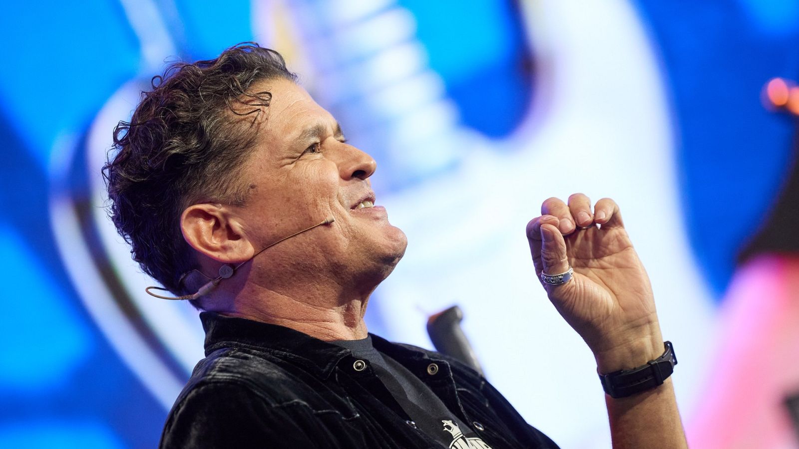 Carlos Vives cumple 30 años de carrera musical a ritmo de vallenato | Ver