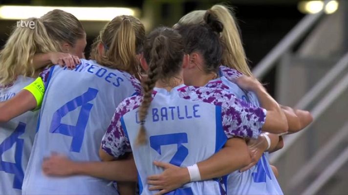 Fútbol - Athenea del Castillo marca el primer gol de España con la estrella de campeona del mundo