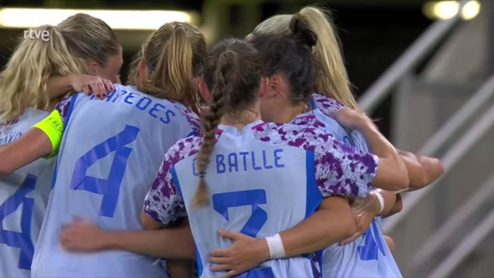 Athenea del Castillo marca el primer gol de España con la estrella de campeona del mundo