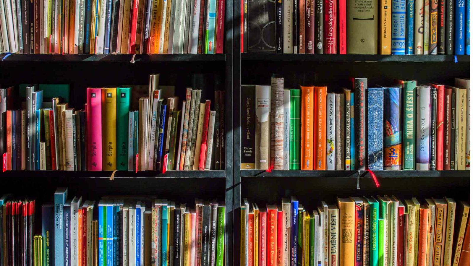 Juzgar un libro por su portada: la importancia del diseño para el lector