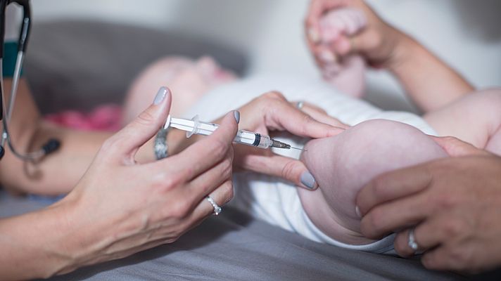 Informativo 24h - Quique Bassat, pediatra: "Por fin tenemos una herramienta que protege a nuestros bebés de la bronquiolitis"