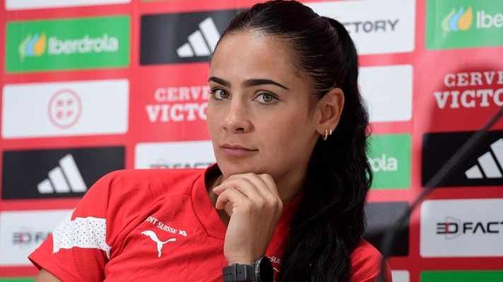 Telediario 2 - La selección de Suiza apoya a las jugadoras de España