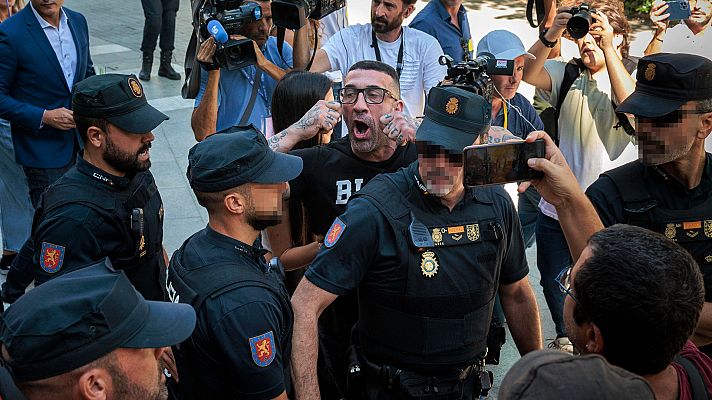 L'informatiu - Comunitat Valenciana - Ajornat el juí contra els agressors ultres de la manifestació del 9 d'octubre de 2017