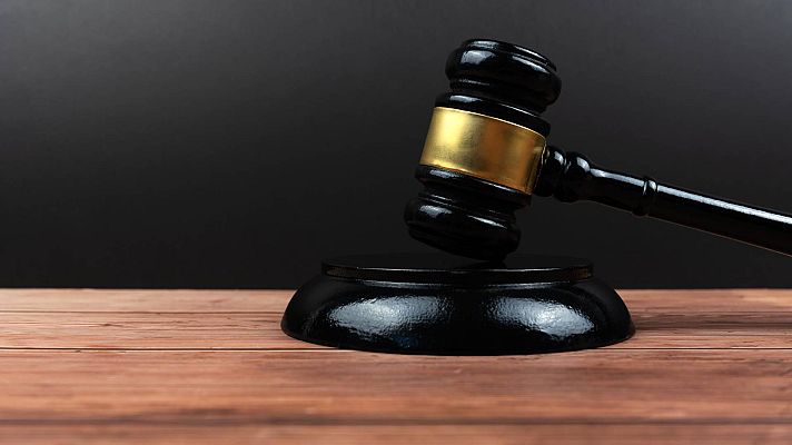 Telediario 2 - Un juez deniega el cambio de sexo a un sargento del ejército del aire que quería ascender