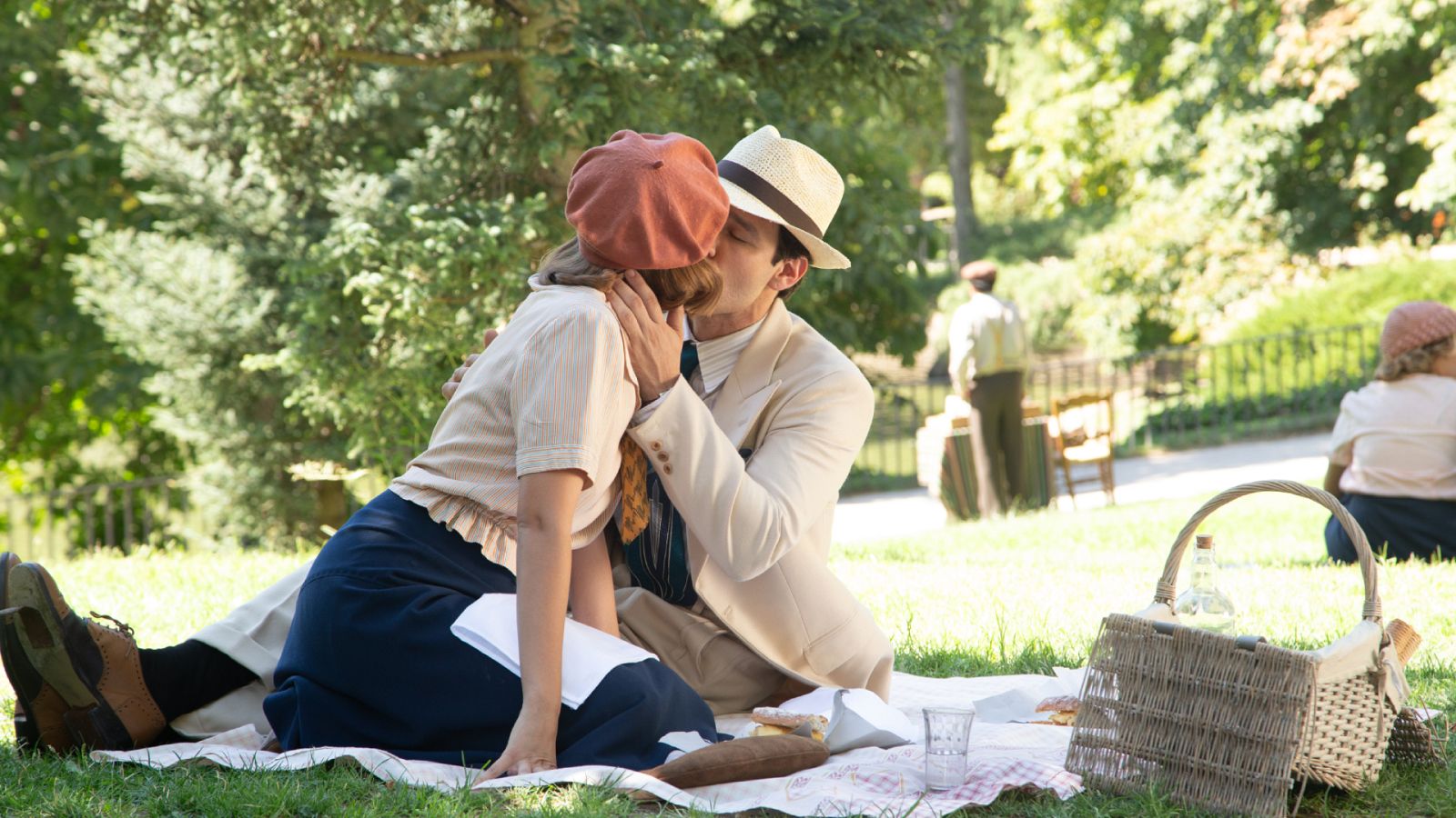 Matilde e Íñigo se dan su primer beso