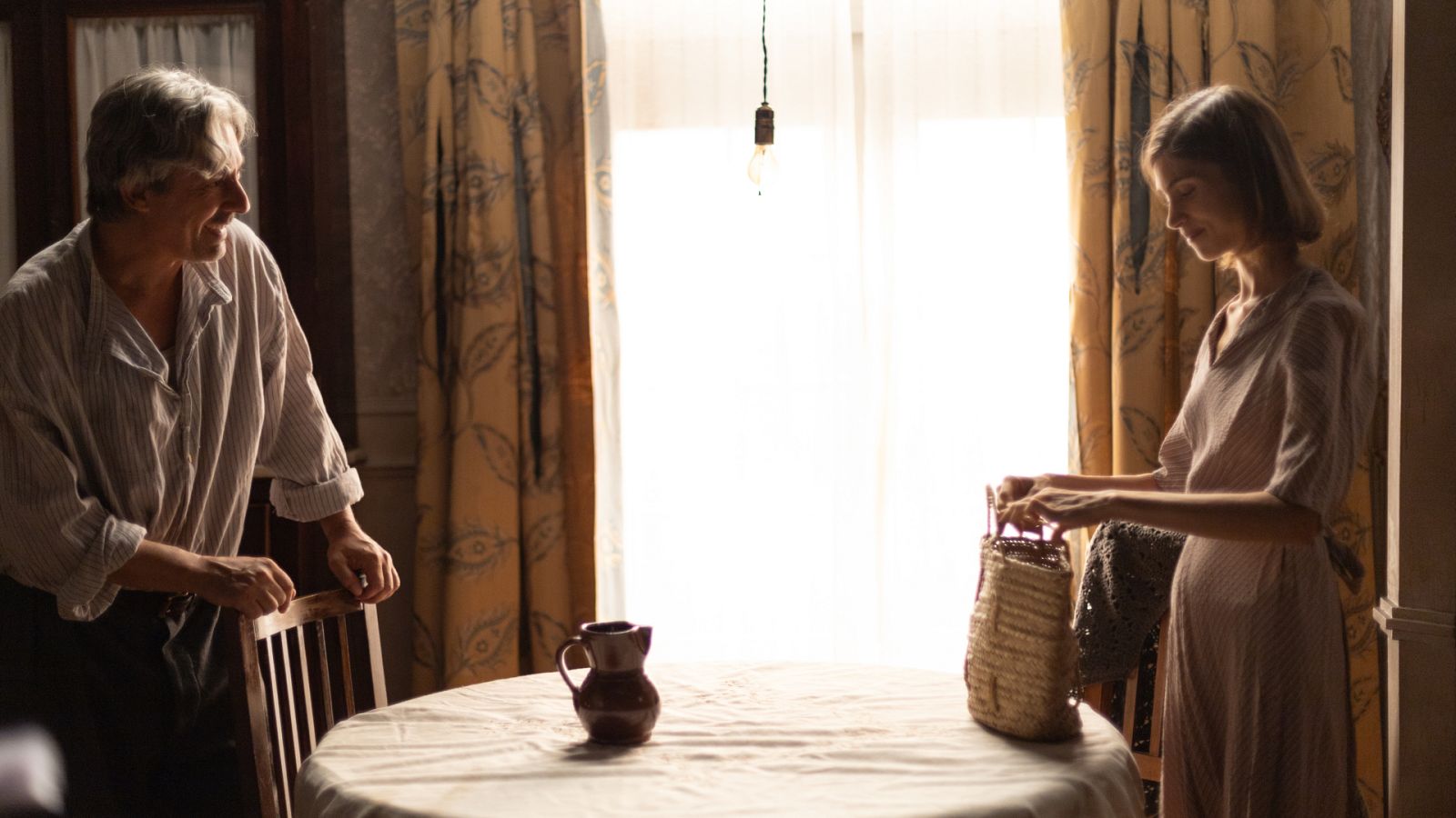 Higinio descubre que Marta ha robado