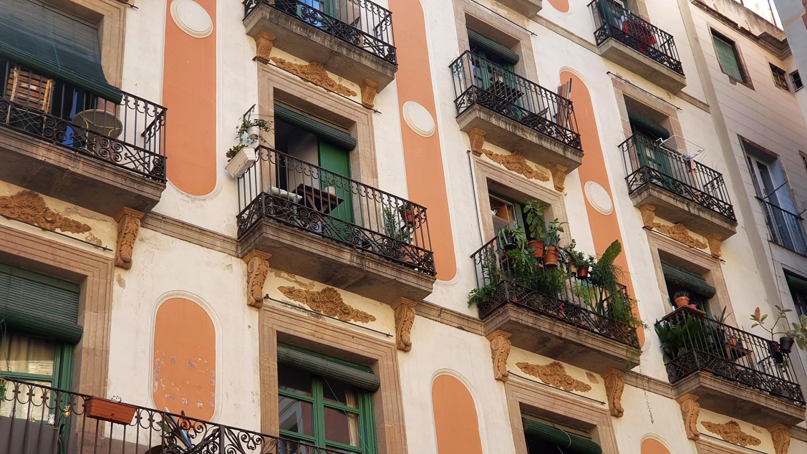 Tras el 'alivio' de agosto, el euríbor repunta y cierra septiembre en el 4,149%, lo que encarecerá las hipotecas variables en más de 150 euros al mes.