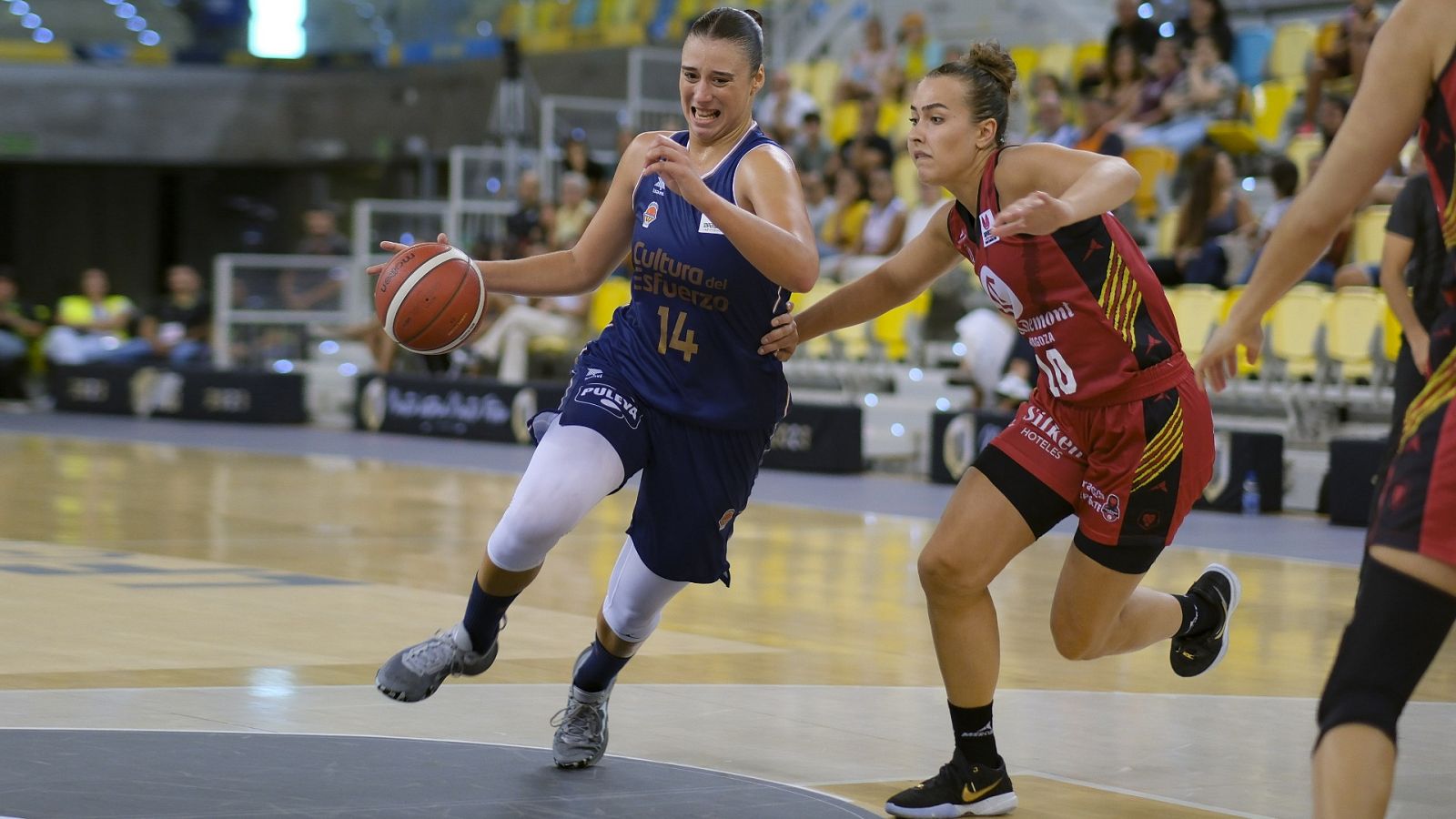 Baloncesto - Supercopa española femenina. 1ª Semifinal: Casademont Zaragoza - Valencia BC - ver ahora