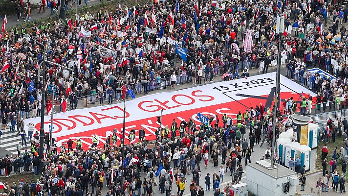 Telediario Fin de Semana - Miles de personas protestan en Polonia contra el Gobierno: "El cambio es inevitable"