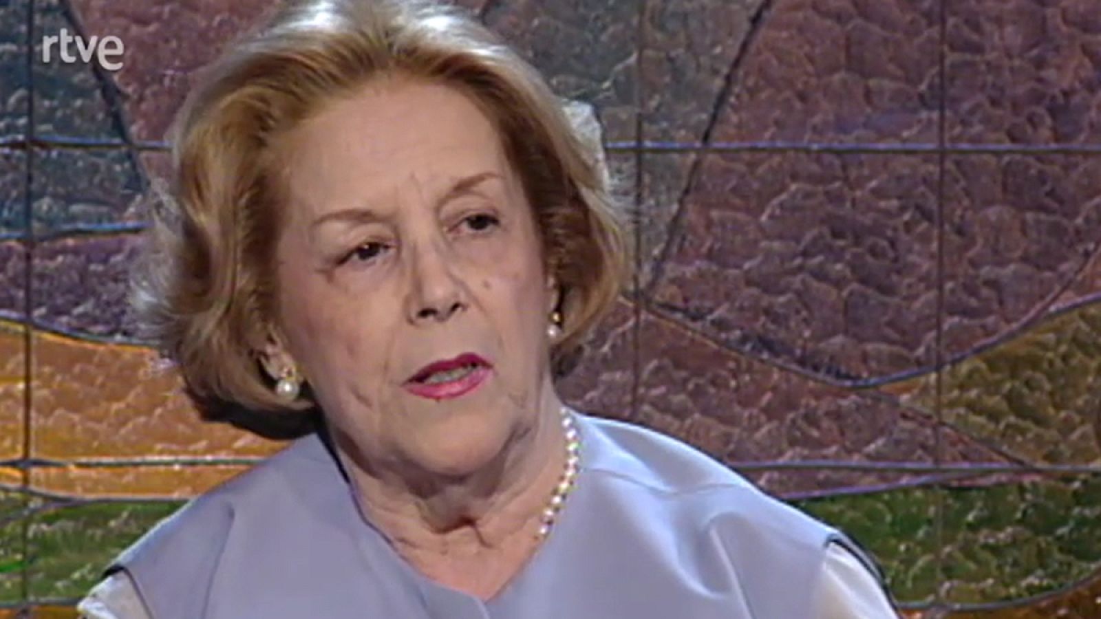 Cerca de ti - María Mercader - Cerca de ti (Biografía) | Ver