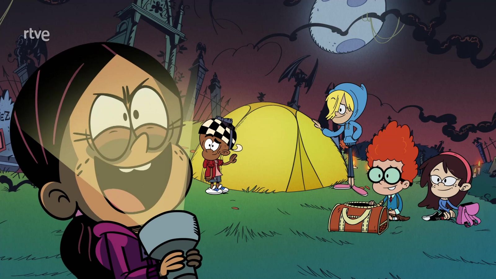 Histerias de la cripta - Los Casagrande | Ver