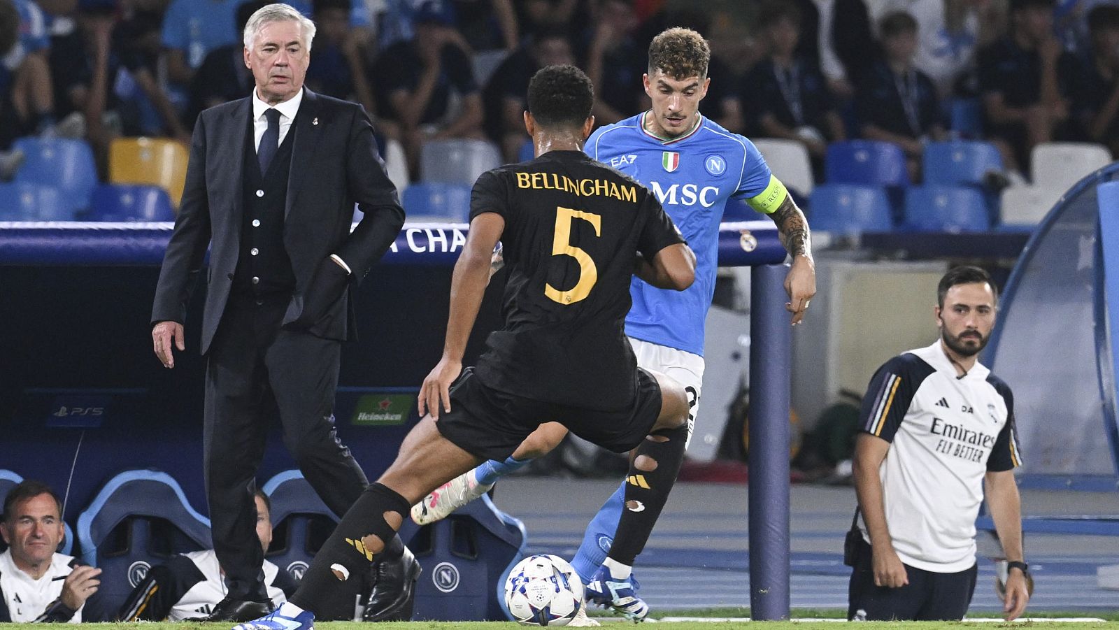 Carlo Ancelotti, sobre Jude Bellingham: "Con 20 años juega como si tuviese 30" - Estudio Estadio | Ver