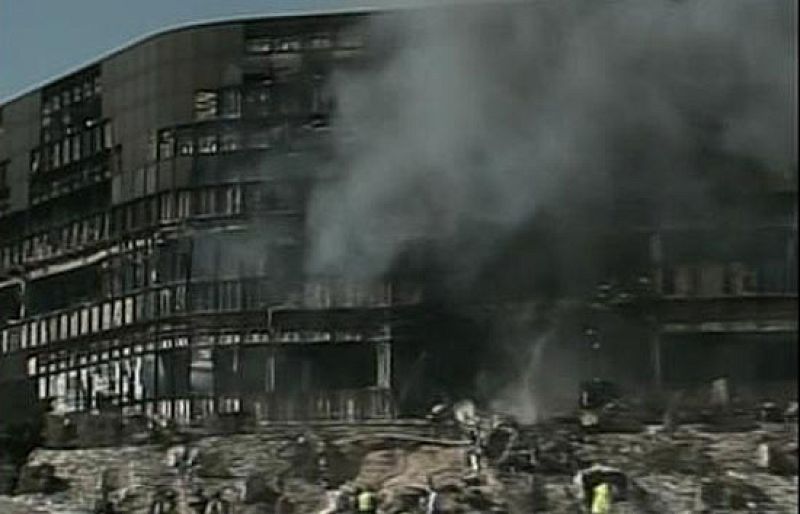 Una avioneta se estrella contra un edificio en Texas | Ver