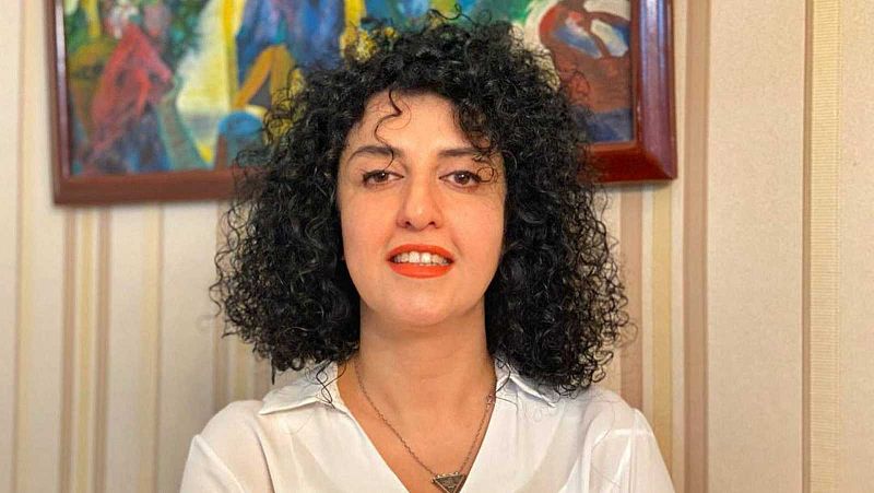 La periodista y activista por los derechos de las mujeres en Irán, Narges Mohammadi, premio Nobel de la Paz
