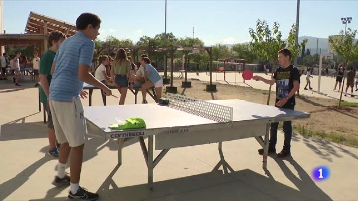 Telediario Fin de Semana - Colegios que prohiben los móviles