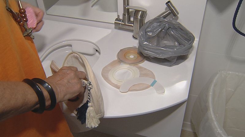 Baños adaptados para personas ostomizadas en el Hospital de San Juan de Alicante