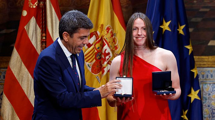 L'informatiu - Comunitat Valenciana - Alta Distinció per a les dos valencianes de la selecció de futbol, Ivana Andrés i Enith Salón