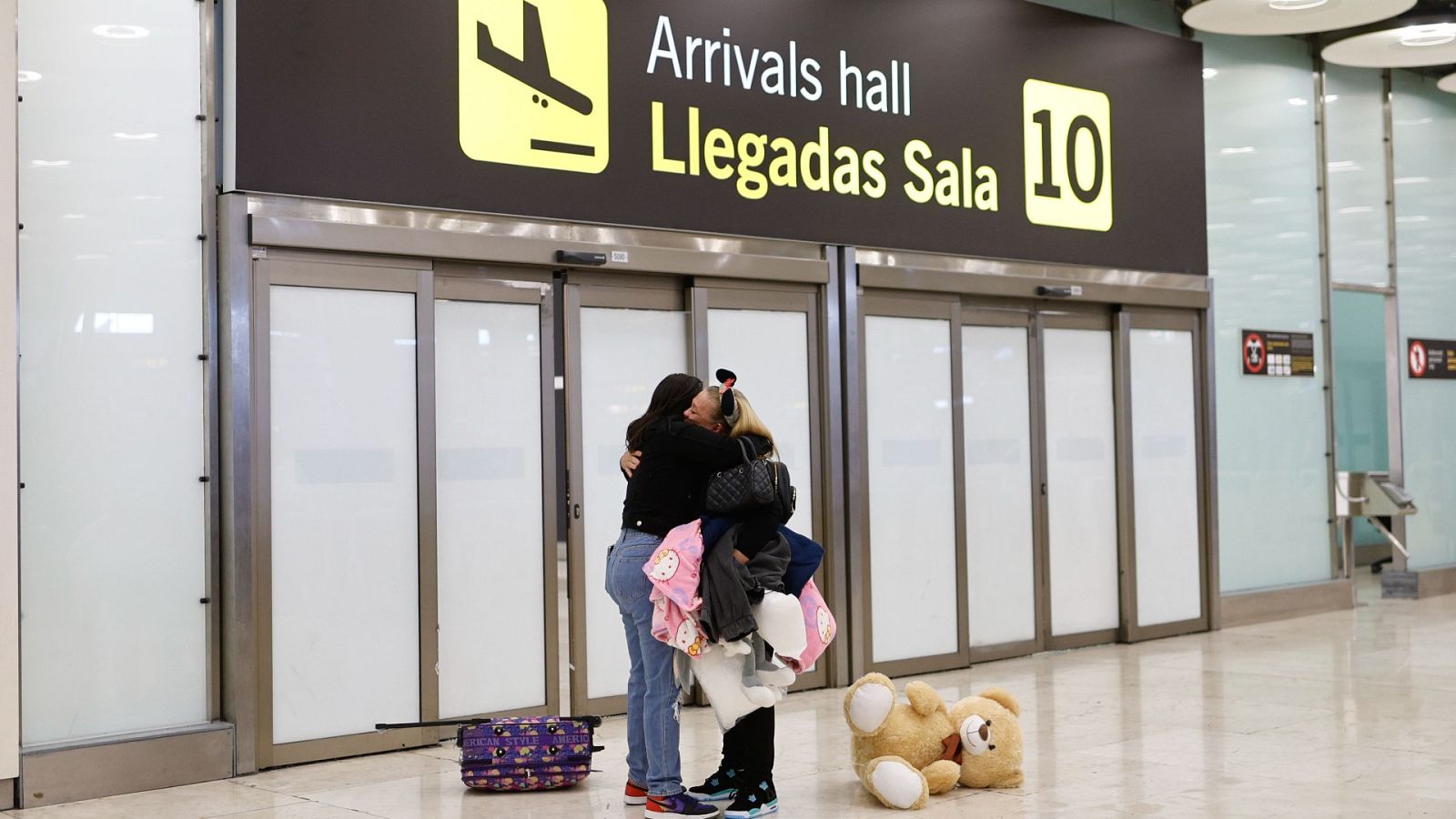 Vuelos llenos de españoles para huir de Israel | Ver