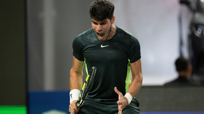 Tenis - Carlos Alcaraz se mete en octavos en Shangái con una trabajada victoria sobre Daniel Evans