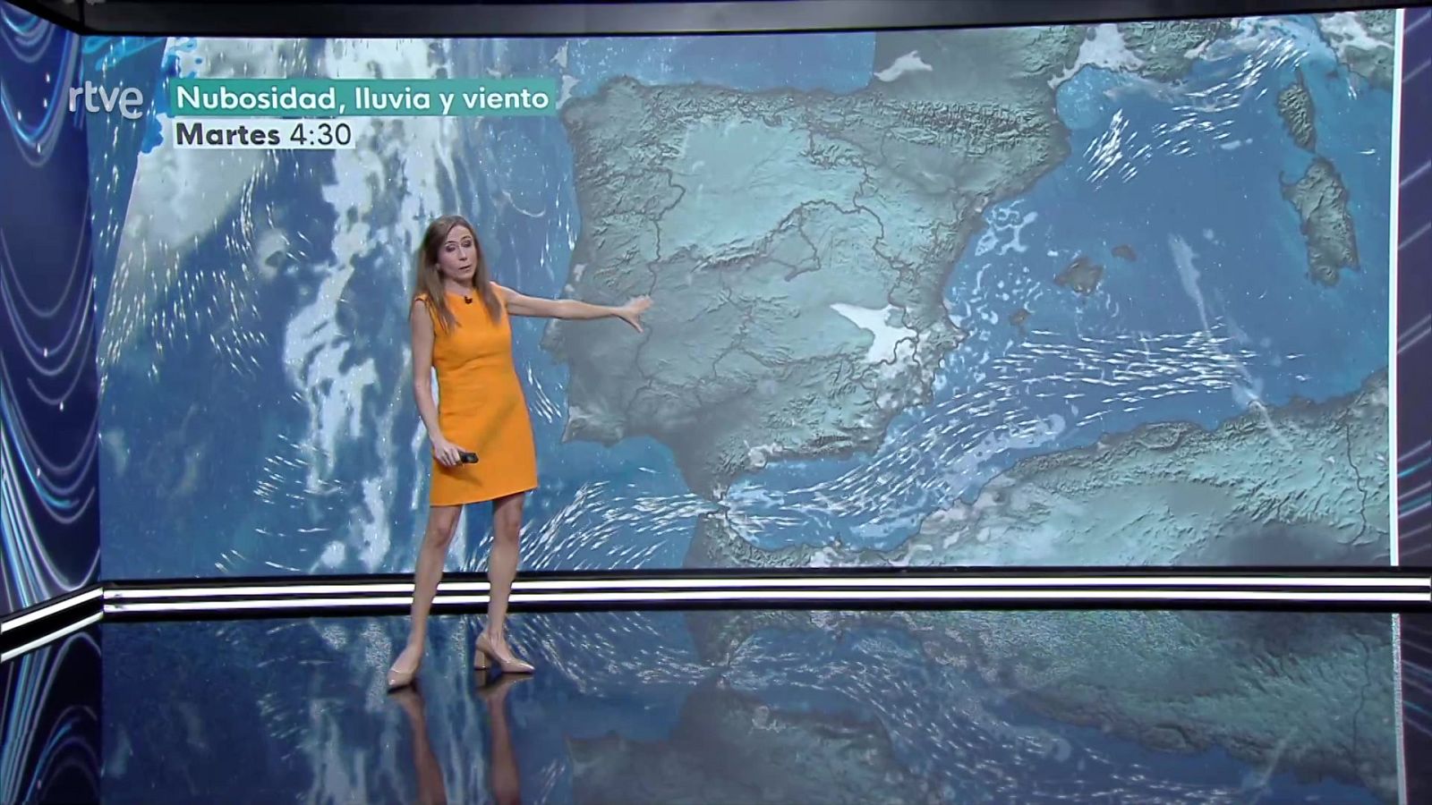 Intervalos de viento fuerte de Levante en el Estrecho - ver ahora