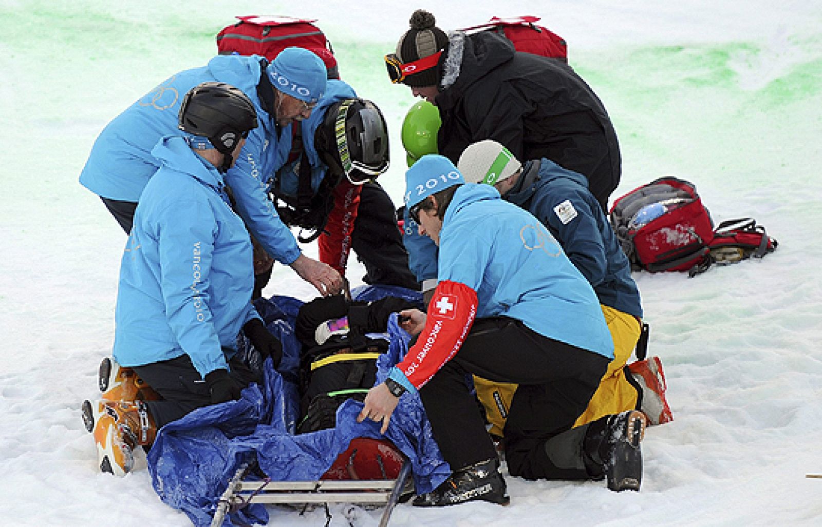 La snowboarder Queralt Castellet no pudo participar en la final de Half pipe pese a haberse clasificado entre las tres mejores por culpa del accidente sufrido en un entrenamiento previo a la final. Castellet fue traslada al hospital porque el golpe e