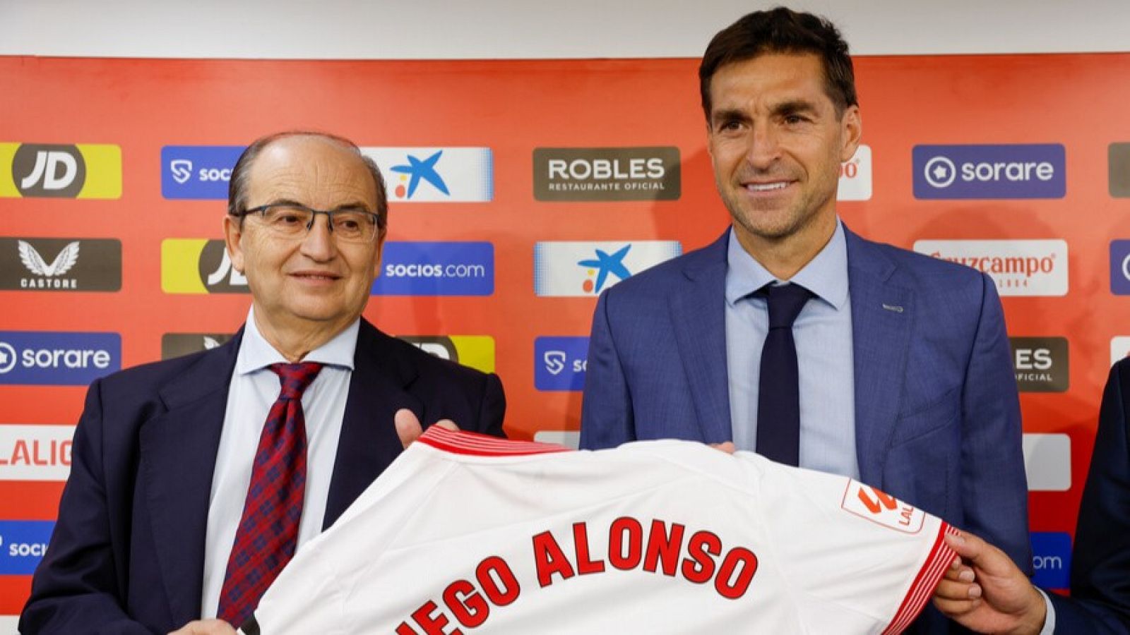 El uruguayo Diego Alonso, presentado con el Sevilla como técnico | Ver
