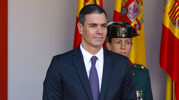 Telediario 1 - Abucheos, pitidos y gritos a Sánchez en el inicio del desfile militar: "Que te vote Txapote"