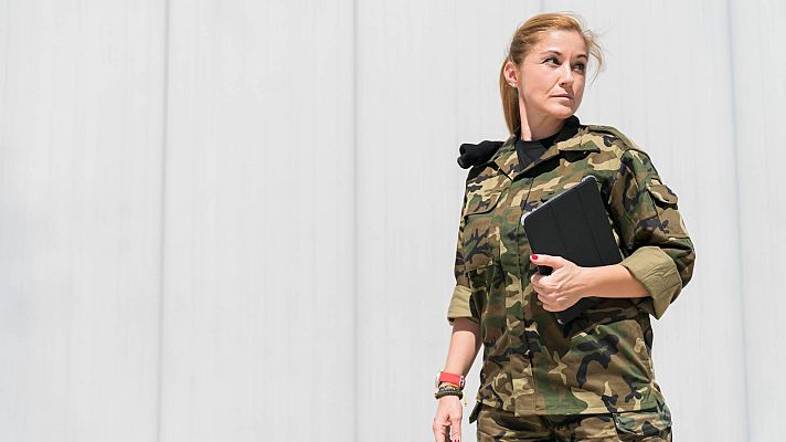 Telediario 1 - Las mujeres suponen el 13% de los efectivos de las Fuerzas Armadas, pero cuentan con el problema de la conciliación